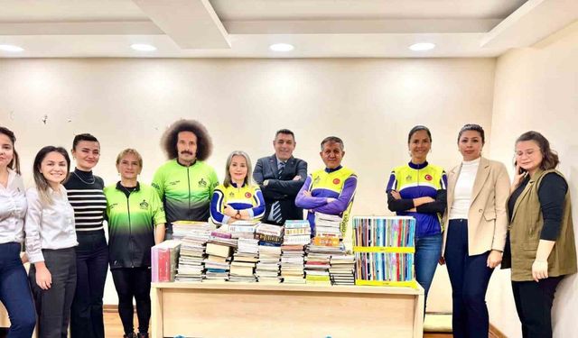 "Pedalla Kitap Götürüyoruz" kampanyasına destek