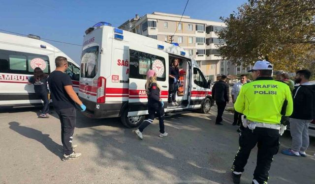 SUV araç ile otomobil çarpıştı: 2’si çocuk 4 yaralı