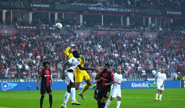 UEFA Konferans Ligi: Samsunspor: 0 - Hamrun: 0 (Maç devam ediyor)