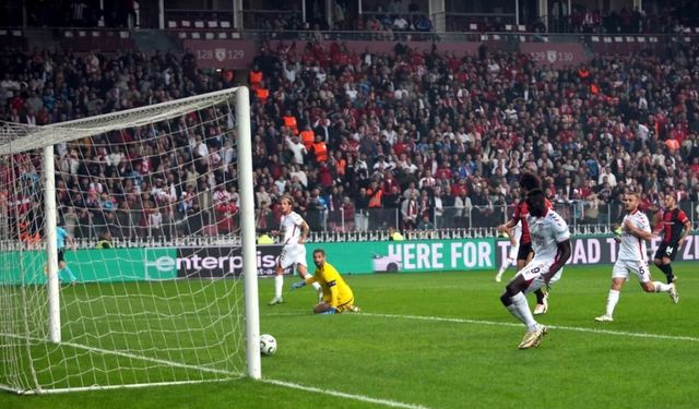 UEFA Konferans Ligi: Samsunspor: 1 - Hamrun: 0 (İlk yarı)
