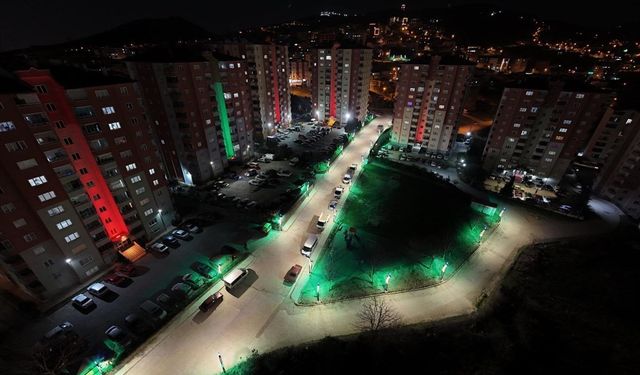 Canik Belediyesi sokaklarda aydınlatma çalışmalarına devam ediyor