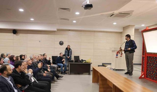 "Hacivat-Karagöz", genç kuşaklarla perde açtı