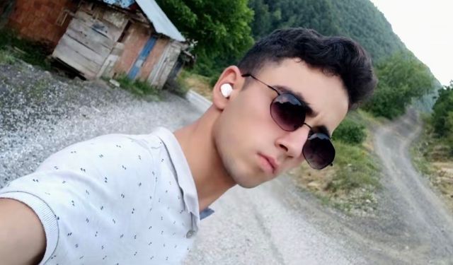 Kestiği ağacın altında kalan 19 yaşındaki genç hayatını kaybetti