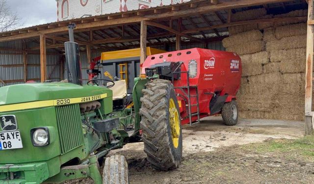 Kolunu silaj makinesine kaptıran çocuk hayatını kaybetti