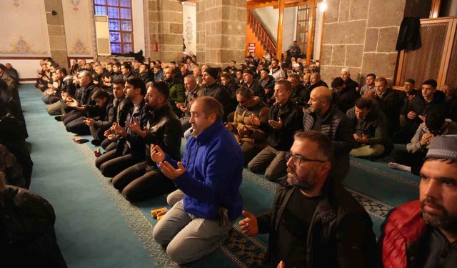 Samsun'da Regaip Kandili idrak edildi