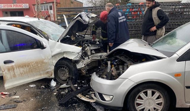 Samsun’da üç aracın karıştığı kaza: 6 yaralı