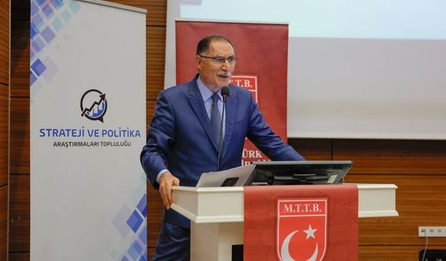 Şeref Malkoç: "Türkiye’nin yeni ve sivil bir anayasaya ihtiyacı var"