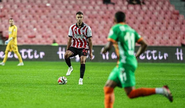 Trendyol Süper Lig: Samsunspor: 1 - Alanyaspor: 0 (İlk yarı)
