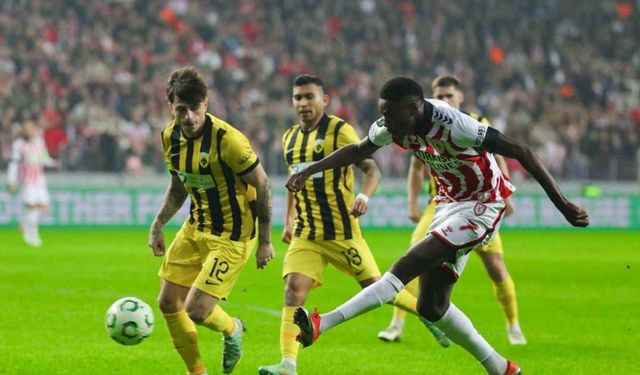 UEFA Konferans Ligi: Samsunspor: 1 - AEK Atina: 0 (İlk yarı)