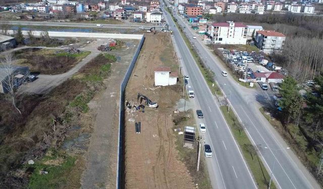Çarşamba'da içme suyu hattı yenileme çalışması
