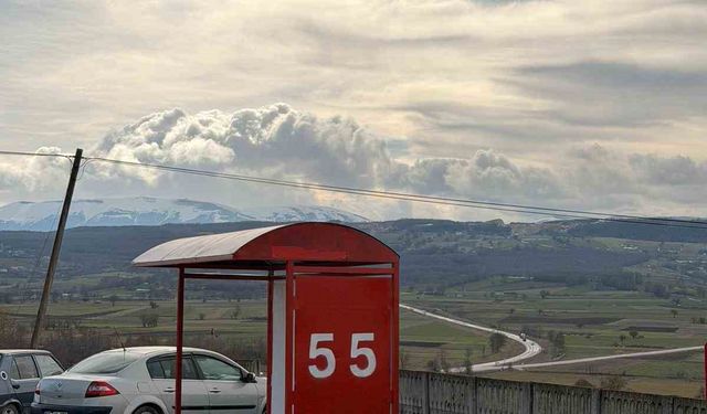 Duraklara kırmızı-beyaz dokunuş