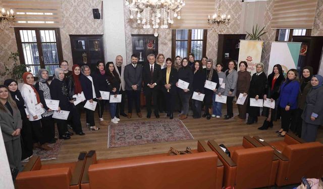 İlkadım'da kursiyerlerin sertifika heyecanı