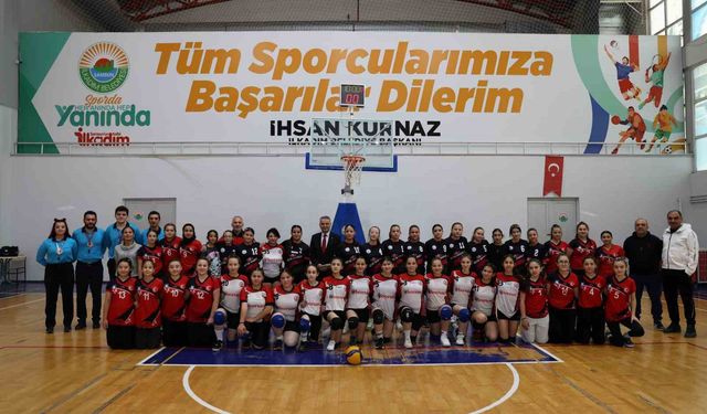İlkadım'dan sporculara eğitim desteği