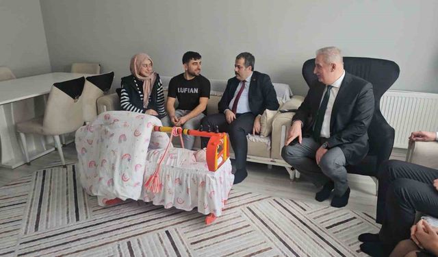 Samsun'da Aile ve Gençlik Fonu'ndan yararlanan aile bebek sevincini yaşadı