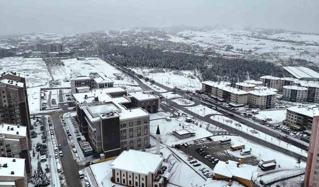 Samsun'da karla mücadele: 379 yol açıldı, 14 yolun açılması için çalışma sürüyor