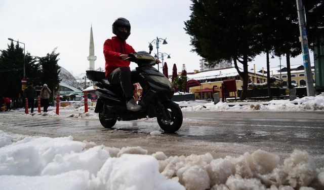 Samsun'da motosiklet ve kuryelerin trafiğe çıkışı kısıtlandı