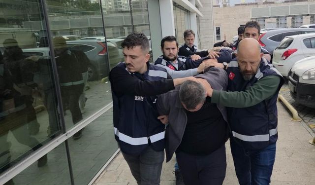 Silahlı tehdit ve yağma suçundan mahkemeye sevk edilen 4 kişi tutuklandı