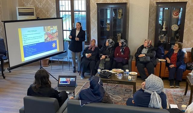 Başkan Kurnaz: 'Diyetisyenlerimiz, kadınlarımızın hizmetinde'