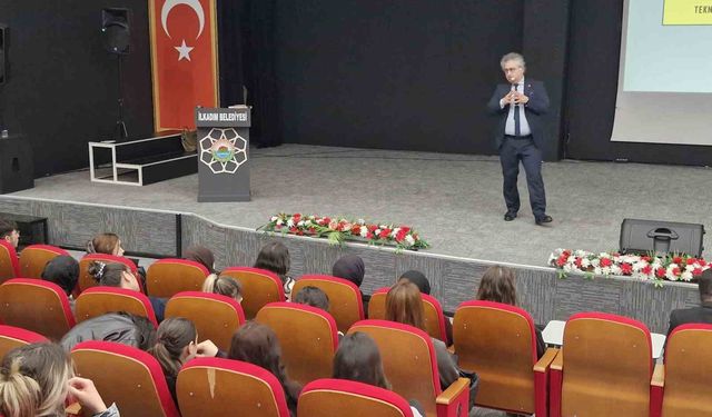 İLKEM'de YKS adaylarına 'Sivri Hoca' dopingi