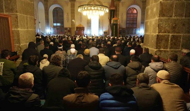 Samsun'da ilk teravih namazı kılındı