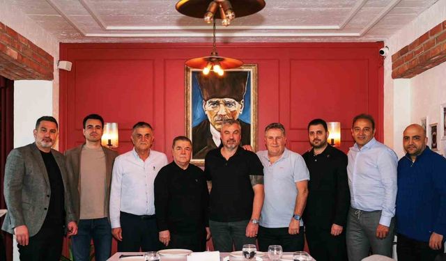 Samsunspor'un yeni Teknik Direktörü Fink, Samsun'a geldi
