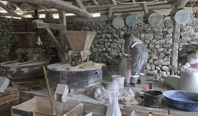 Tarihi değirmen suyun gücüyle 300 yıldır ayakta