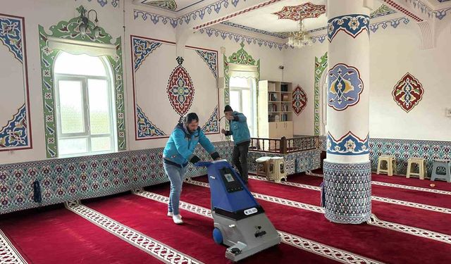Vezirköprü'de camilerde temizlik çalışması