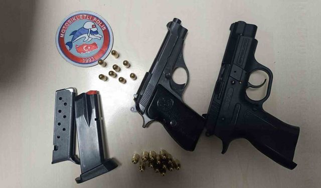 Yunus polisleri ruhsatsız silah ele geçirdi