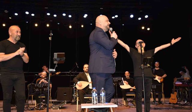 Atakum'da Edip Akbayram ve Volkan Konak anıldı