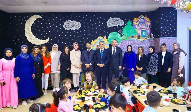Canik'te minikler, tekne oruçlarını Başkan Kurnaz ile birlikte açtı