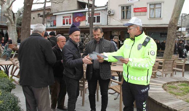 Dolandırıcılara karşı broşür dağıtımı