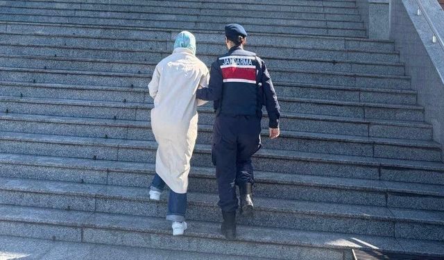 FETÖ'den 6 yıl 3 ay hapis cezası bulunan kadın yakalandı