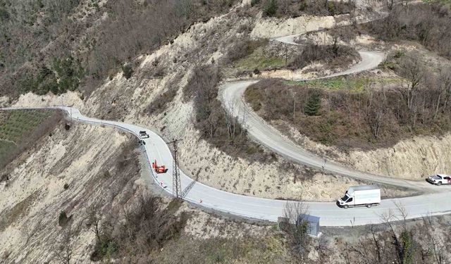 Kırsalda yol güvenliği artırılıyor: 3 bin metrelik otokorkuluk uygulaması