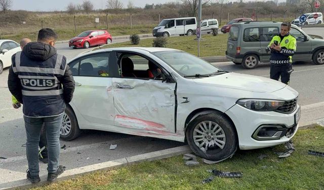 Samsun'da otobüs ile otomobil kavşakta çarpıştı: 9 yaralı