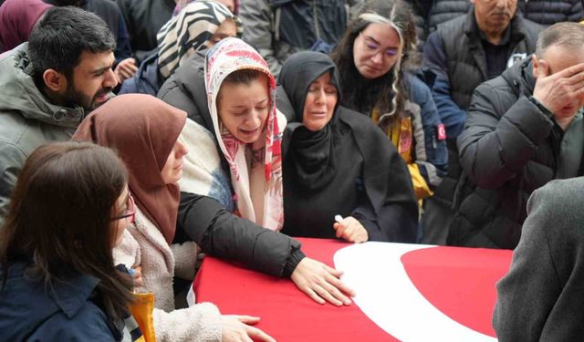 Vakaya giderken kazada hayatını kaybeden ambulans sürücüsüne hüzünlü veda