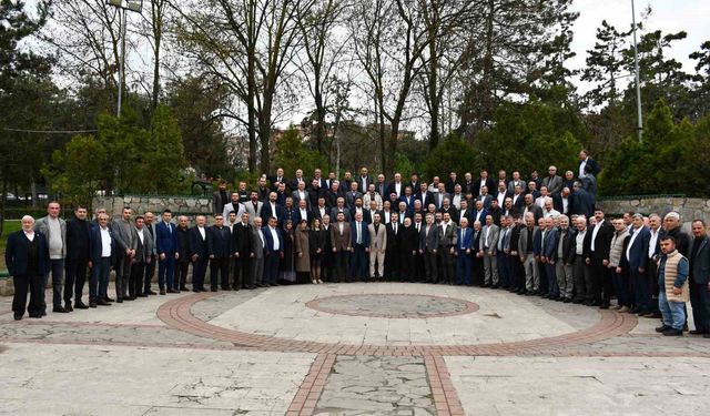 Vezirköprü'de protokol vatandaşla bayramlaştı