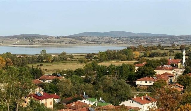 Ladik’te Göl Kenarında Sakin Bir Gün