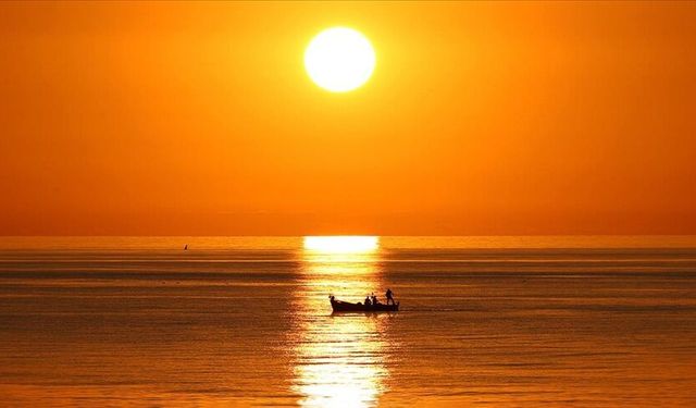 Atakum Sahilinde Gün Batımının Şehir Hayatına Etkisi