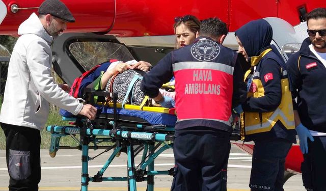 5 metre yükseklikten düşen kadının imdadına ambulans helikopter yetişti