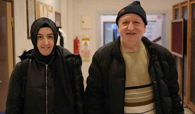 56 yaşında okuma-yazma öğrenen baba ile kızının azmi