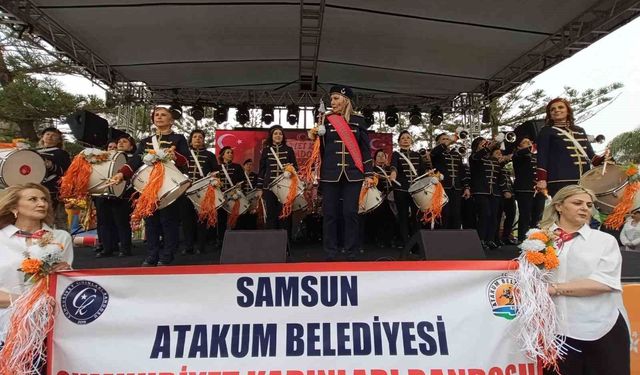 Atakum Cumhuriyet Kadınları Bandosu, festivale damga vurdu