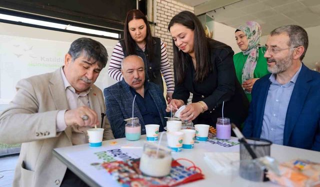 Cam atıklar değerleniyor, kavanozlar mum oluyor