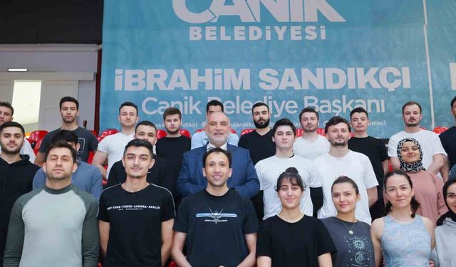 Canik Belediyesi gençleri hedeflerine taşıyor
