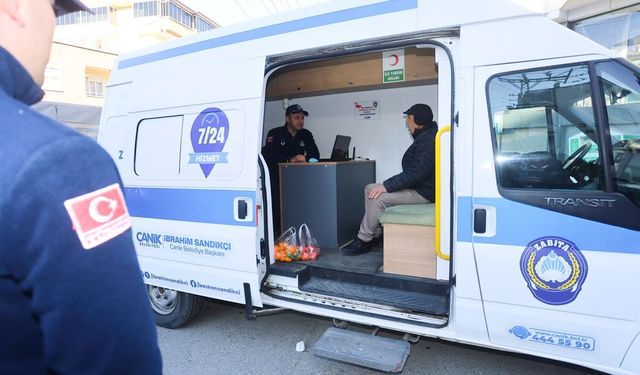 Canik'te Mobil Zabıta Çözüm Merkezi ile talep ve öneriler yerinde dinleniyor
