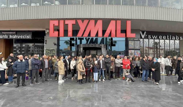 Mühürlenen CityMall AVM için basın açıklaması