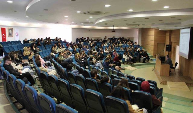 OMÜ'de öğrencilere kütüphane kullanıcı eğitimi desteği