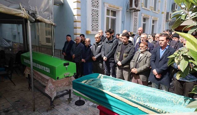 Samsun'da iki kardeş yan yana toprağa verildi