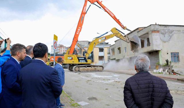 Samsun'da kentsel dönüşümde yıkım başladı