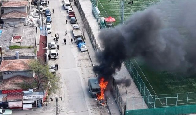 Samsun'da park halindeki yabancı plakalı minibüs yandı