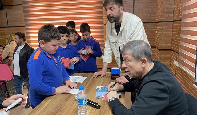 Tanju Çolak öğrencilerle buluştu: 'Disiplin ve mücadele başarıyı getirir'